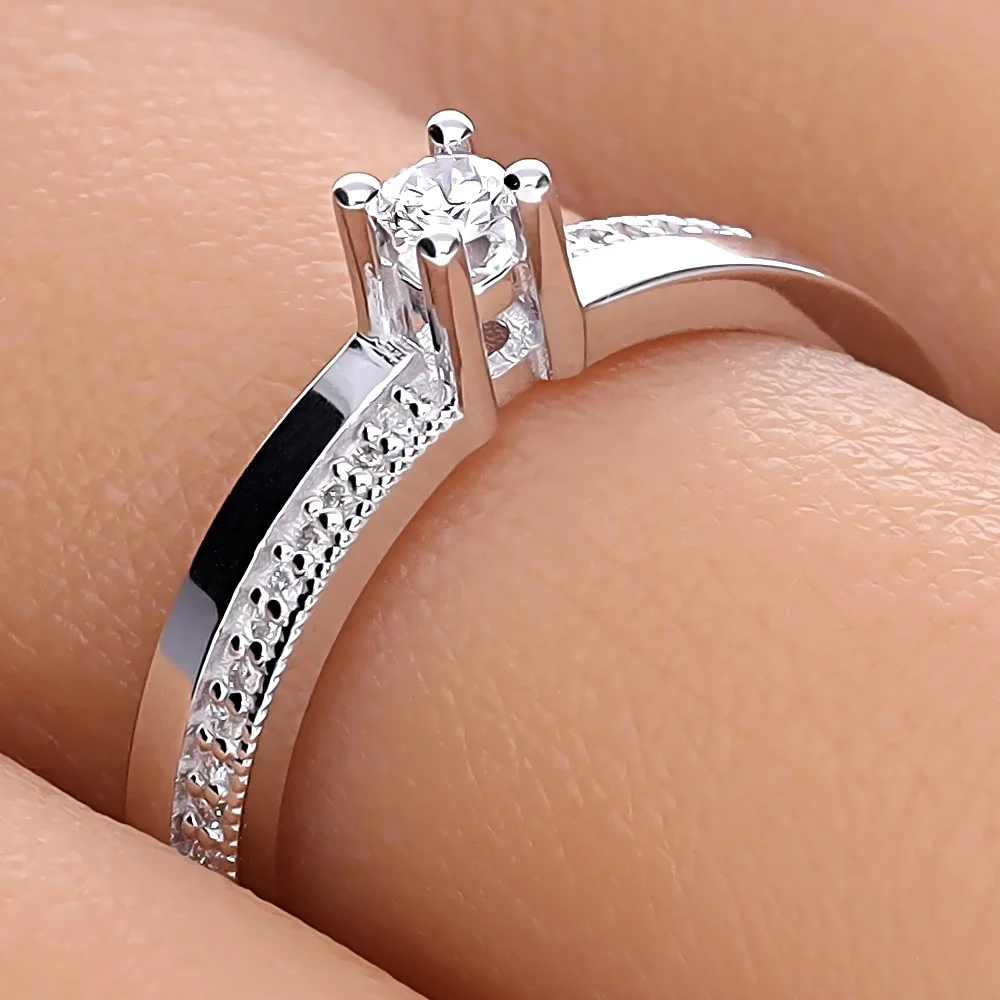 ADL70-2,64GR-0,17CT-hand-zoom