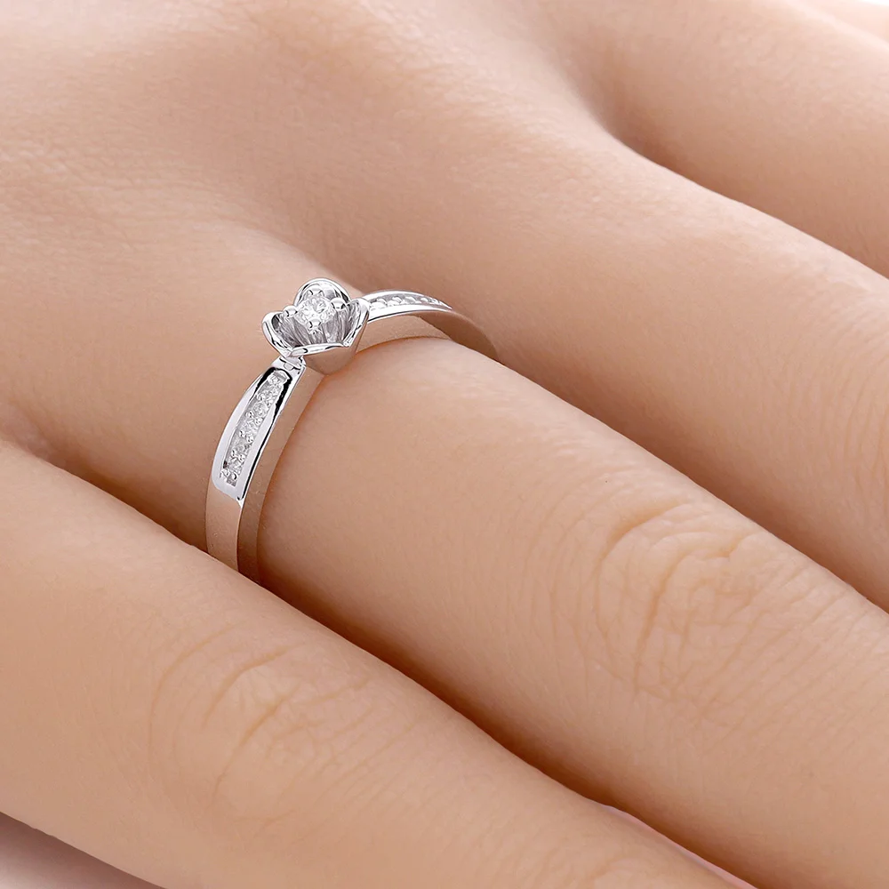 ADL054-hand-web-zoom